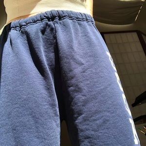 🧚🏼‍♂️UCONN navy blue sweats